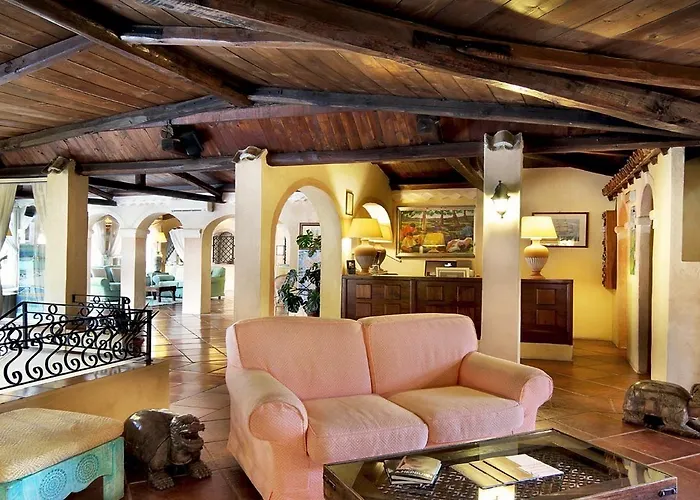 Отель Colonna Park Порто-Черво