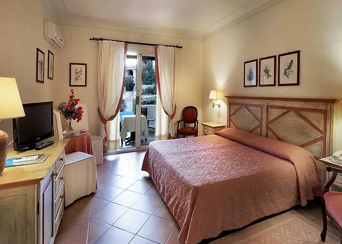 Отель Colonna Park Порто-Черво